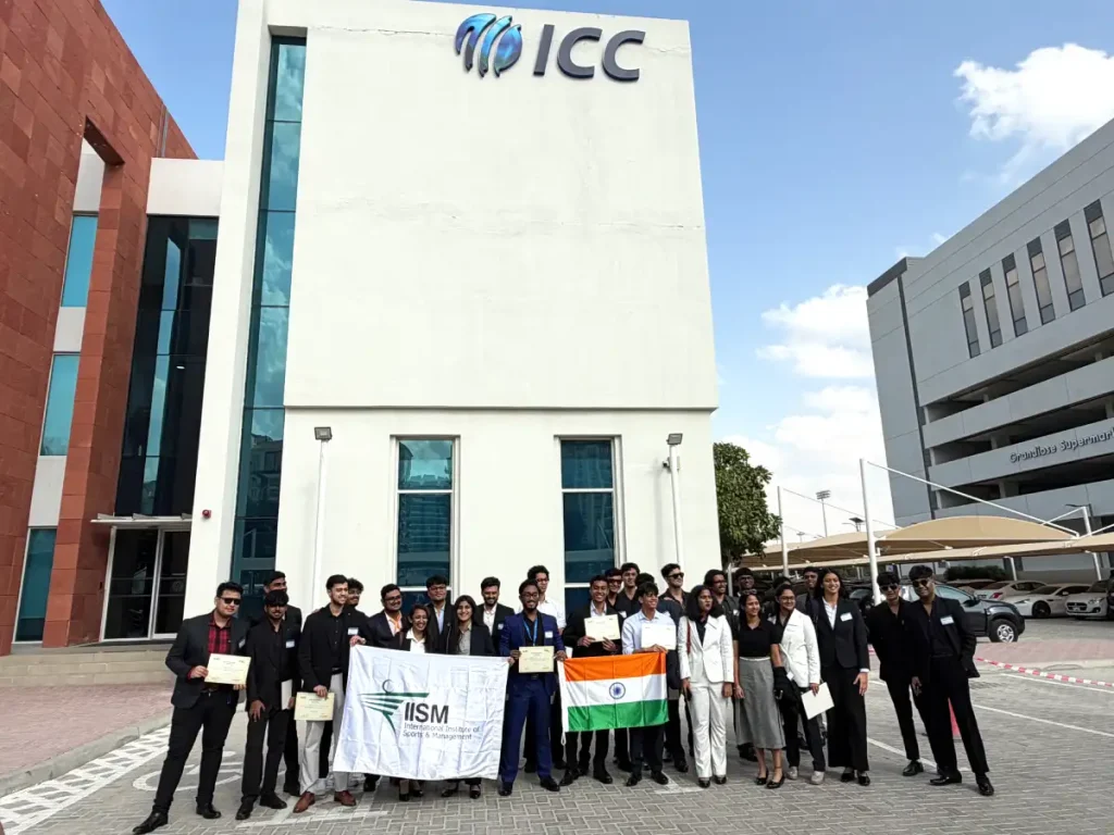 IISM Students group picture at ICC Headquarters Dubai